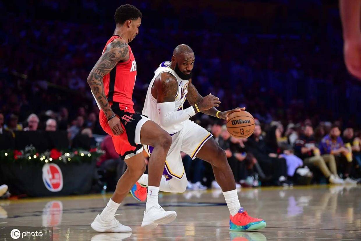 湖人连败危机如何化解 是时候考虑交易詹姆斯了？